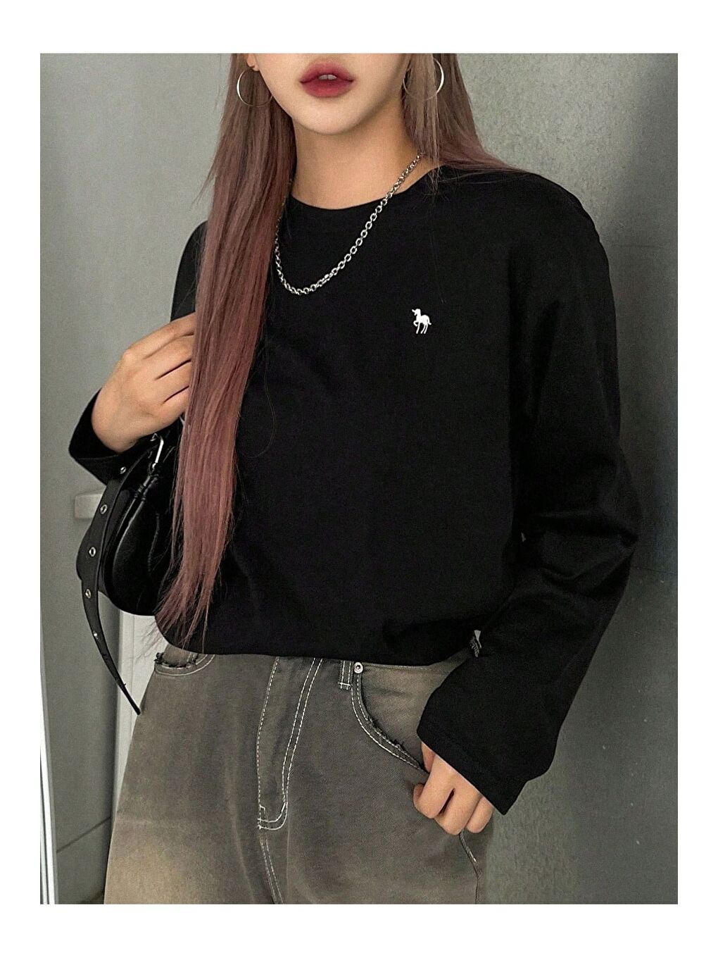 Siyah Bisiklet Yaka Uzun Kollu Kadın Tişört-1