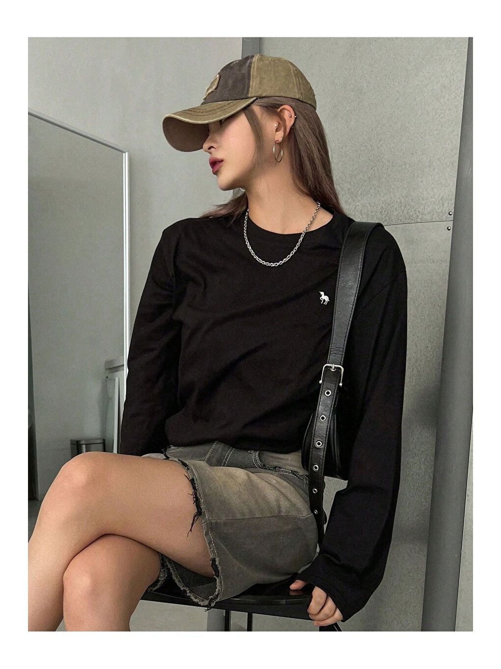 Siyah Bisiklet Yaka Uzun Kollu Kadın Tişört-5