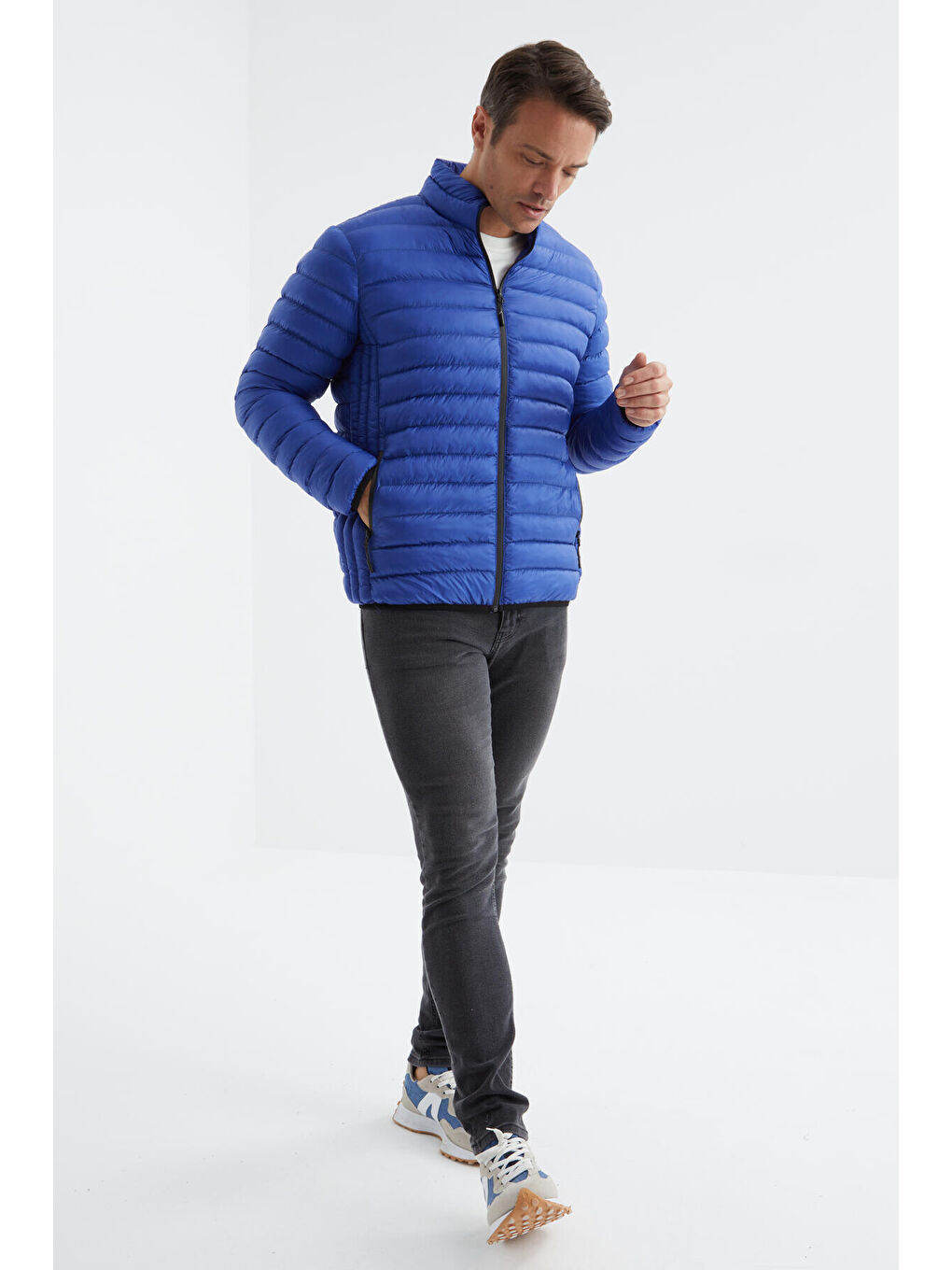 Mavi Saks Fermuarlı Standart Kalıp Soğuğa Dayanıklı Erkek Şişme Mont - 88166-1