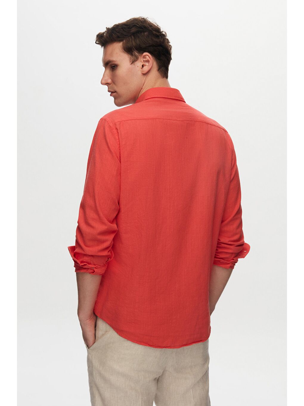 Kırmızı Slim Fit Nar Çiçeği Düğmeli Yaka %100 Pamuk Yazlık Flamlı Keten Görünümlü Gömlek-3