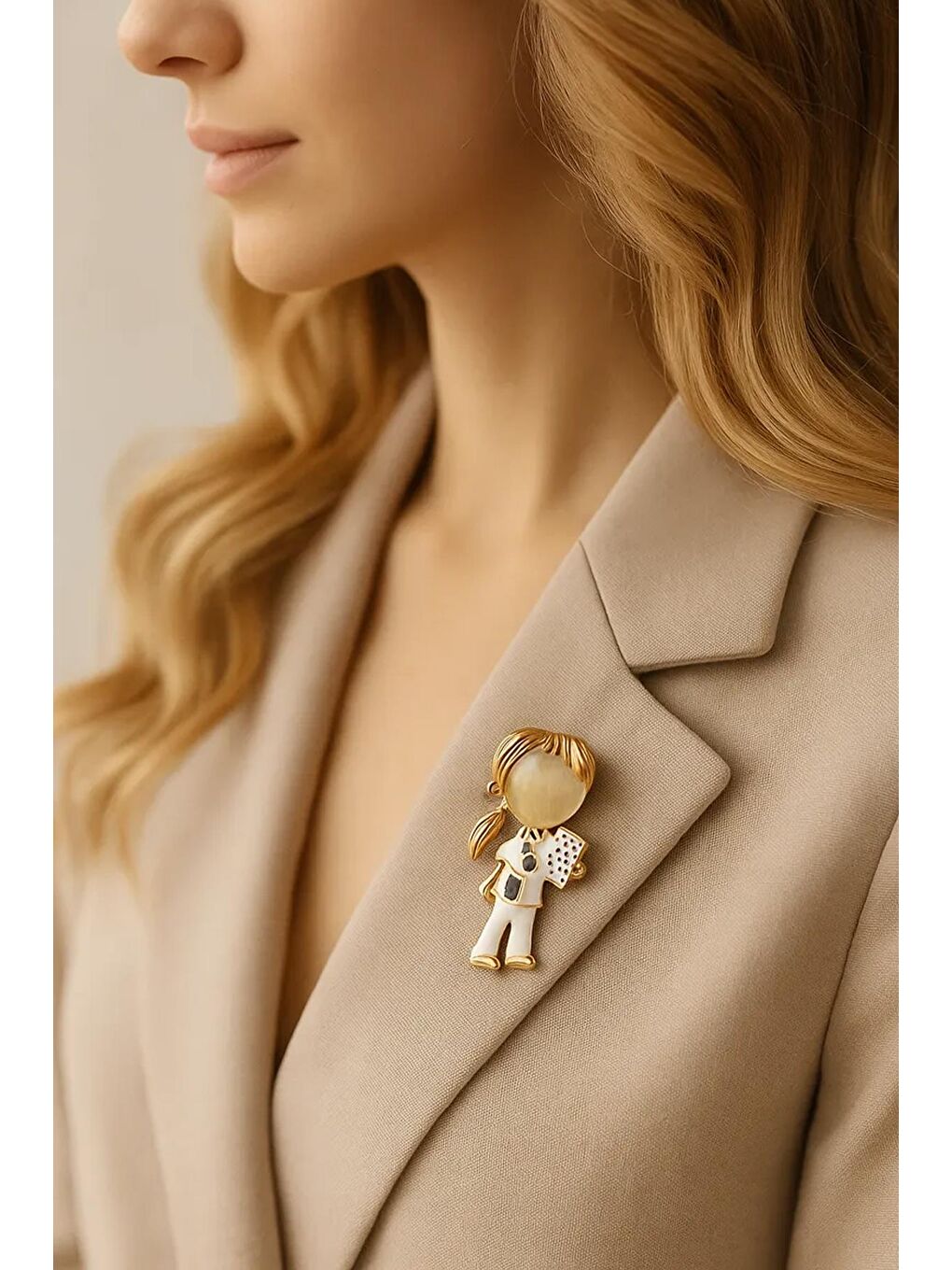 Sarı Kadın Doktor veya Hemşire Karakterli Mineli Yaka İğnesi Broş-7