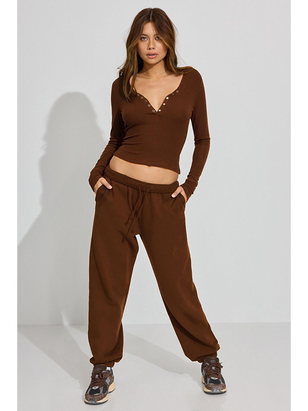 Kahverengi Paçası Manşetli Cepli Kadın Eşofman Altı Mg2540