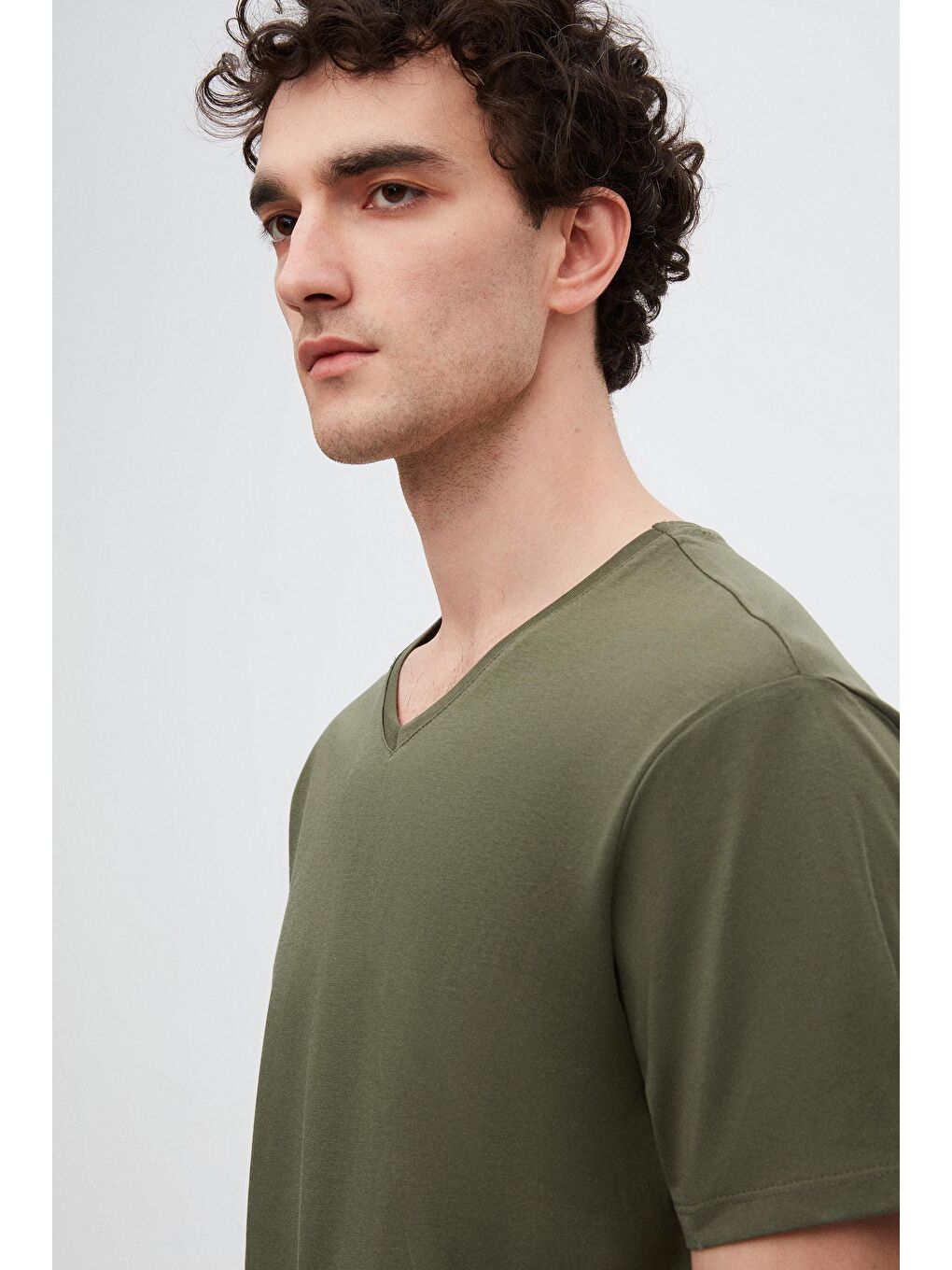 Slim Fit Haki V Yaka %100 Pamuk Tişört-2