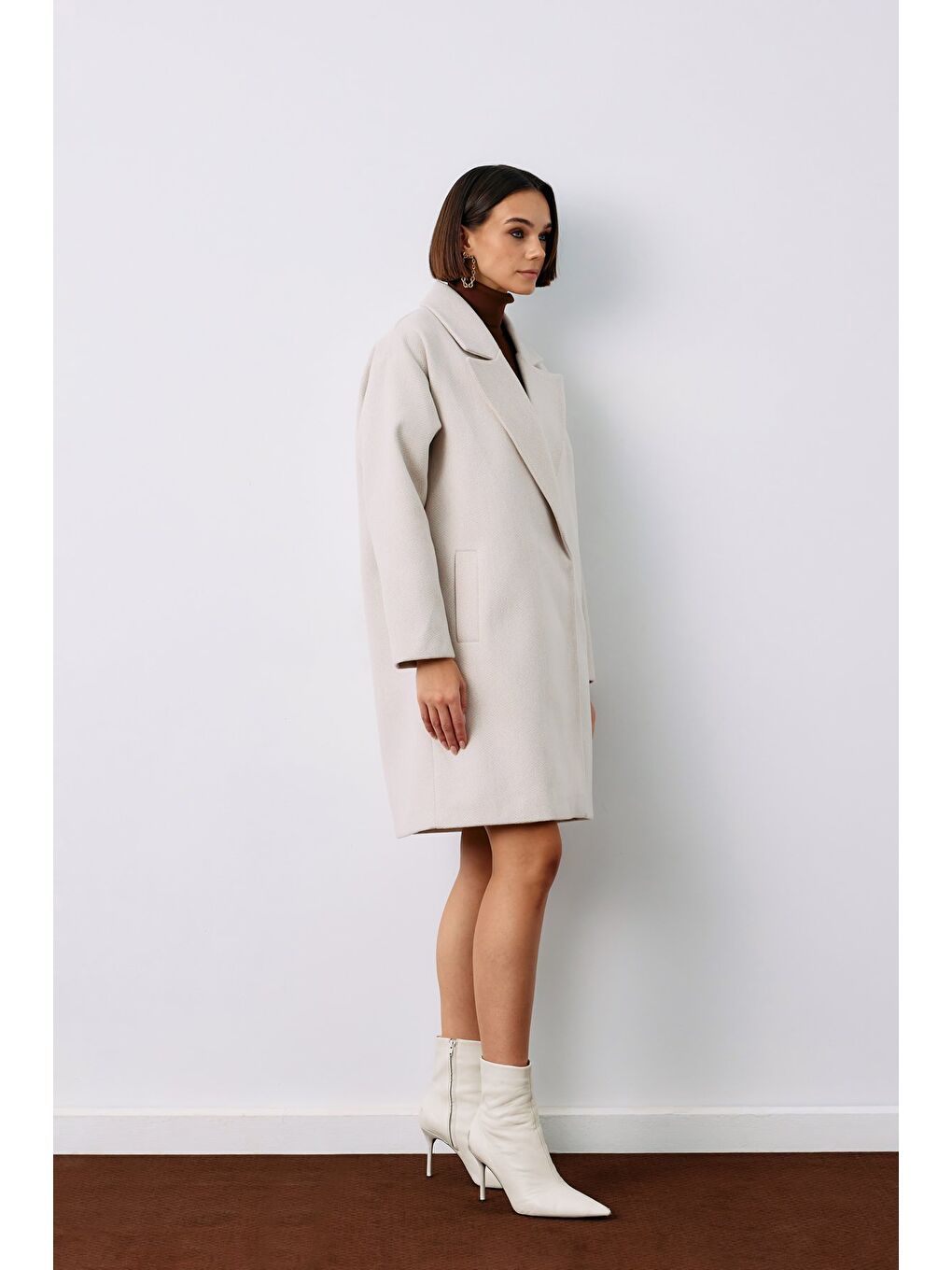 Bej Desenli Kısa Kaban - Taş-2