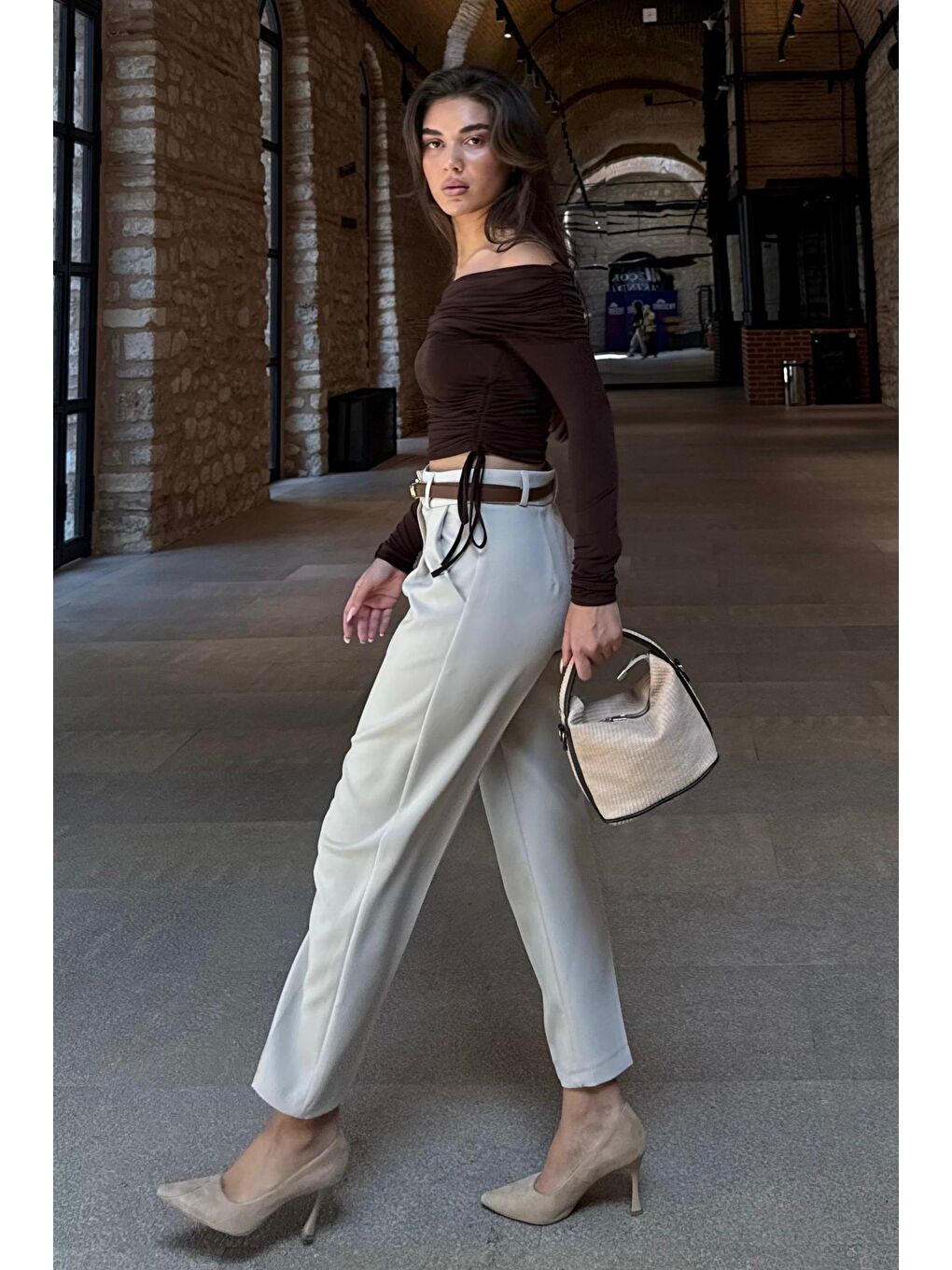 Bej Taş Rengi Yüksek Bel Pileli Kadın Kumaş Pantolon Mg2507-5