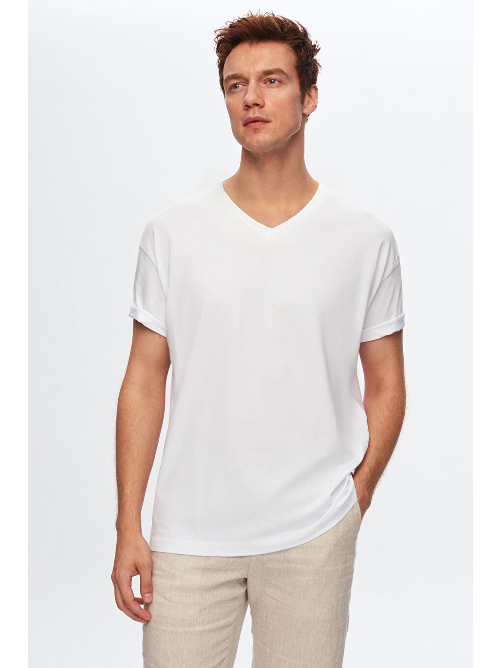 Slim Fit Beyaz V Yaka %100 Pamuk Tişört