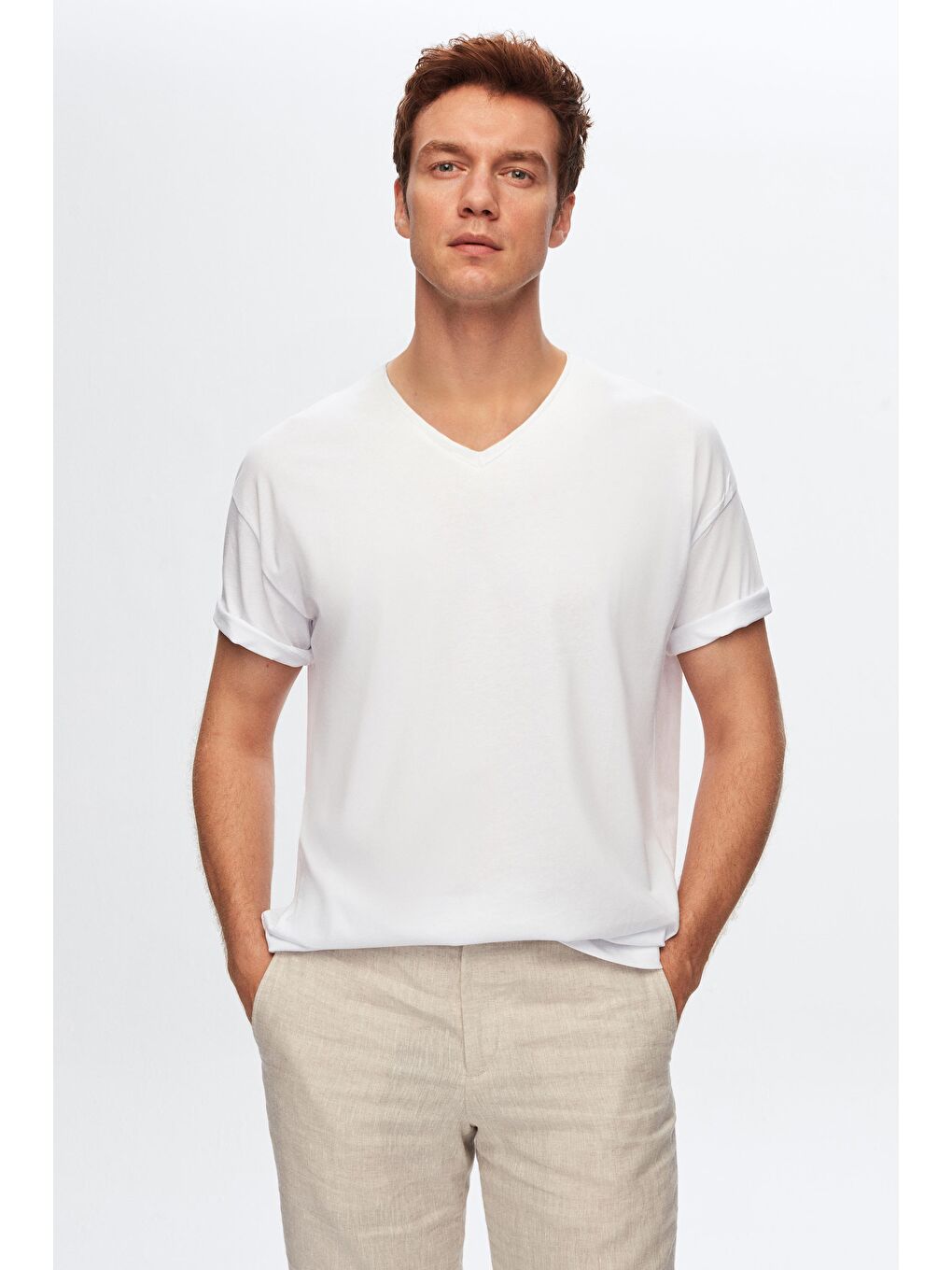 Slim Fit Beyaz V Yaka %100 Pamuk Tişört-1