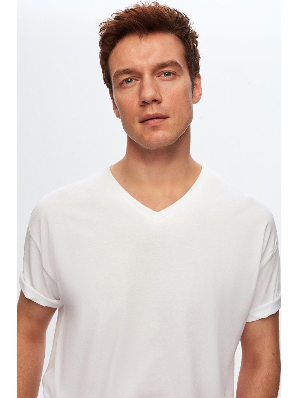 Slim Fit Beyaz V Yaka %100 Pamuk Tişört-2