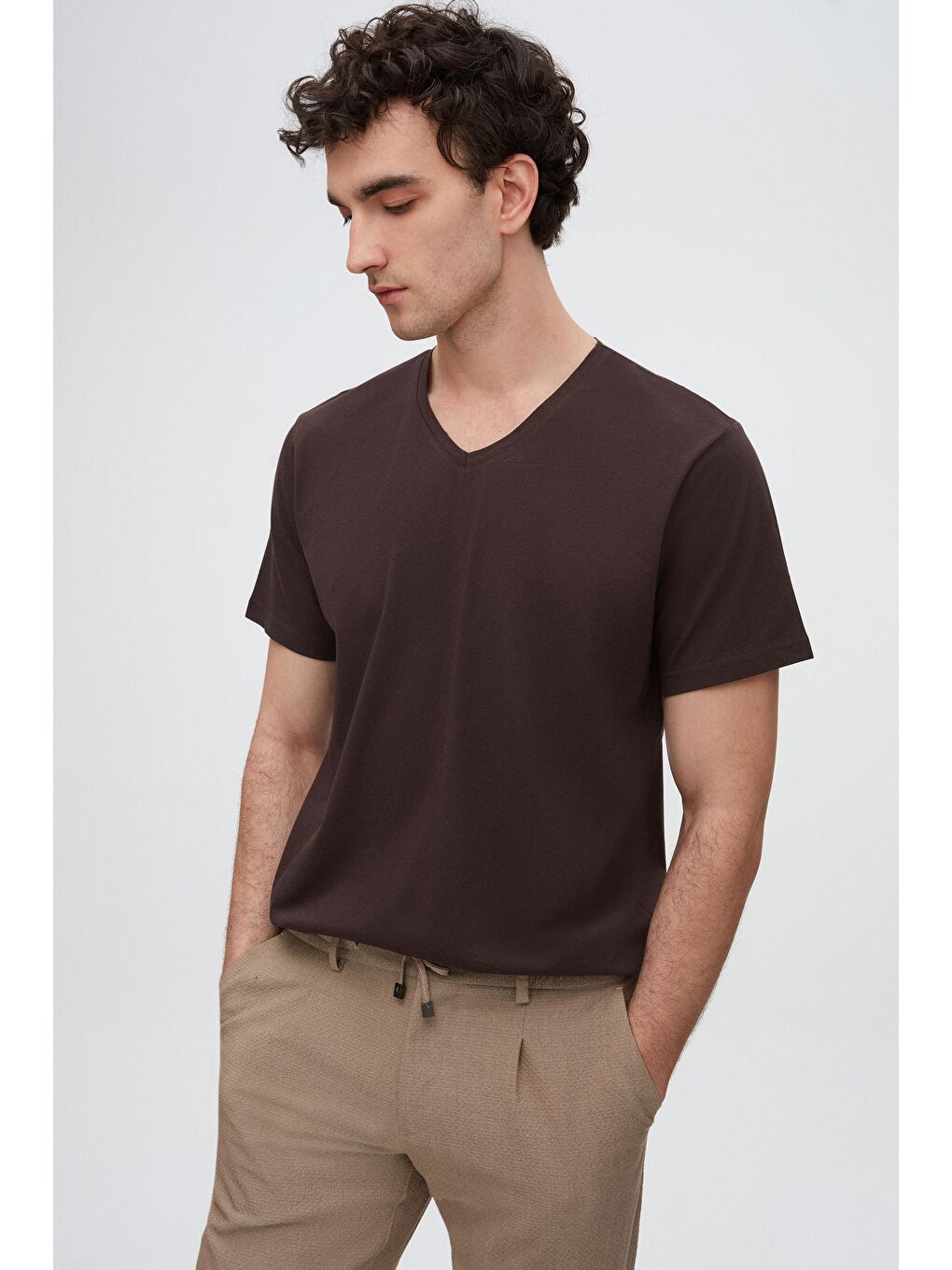 Slim Fit Kahverengi V Yaka %100 Pamuk Tişört-1