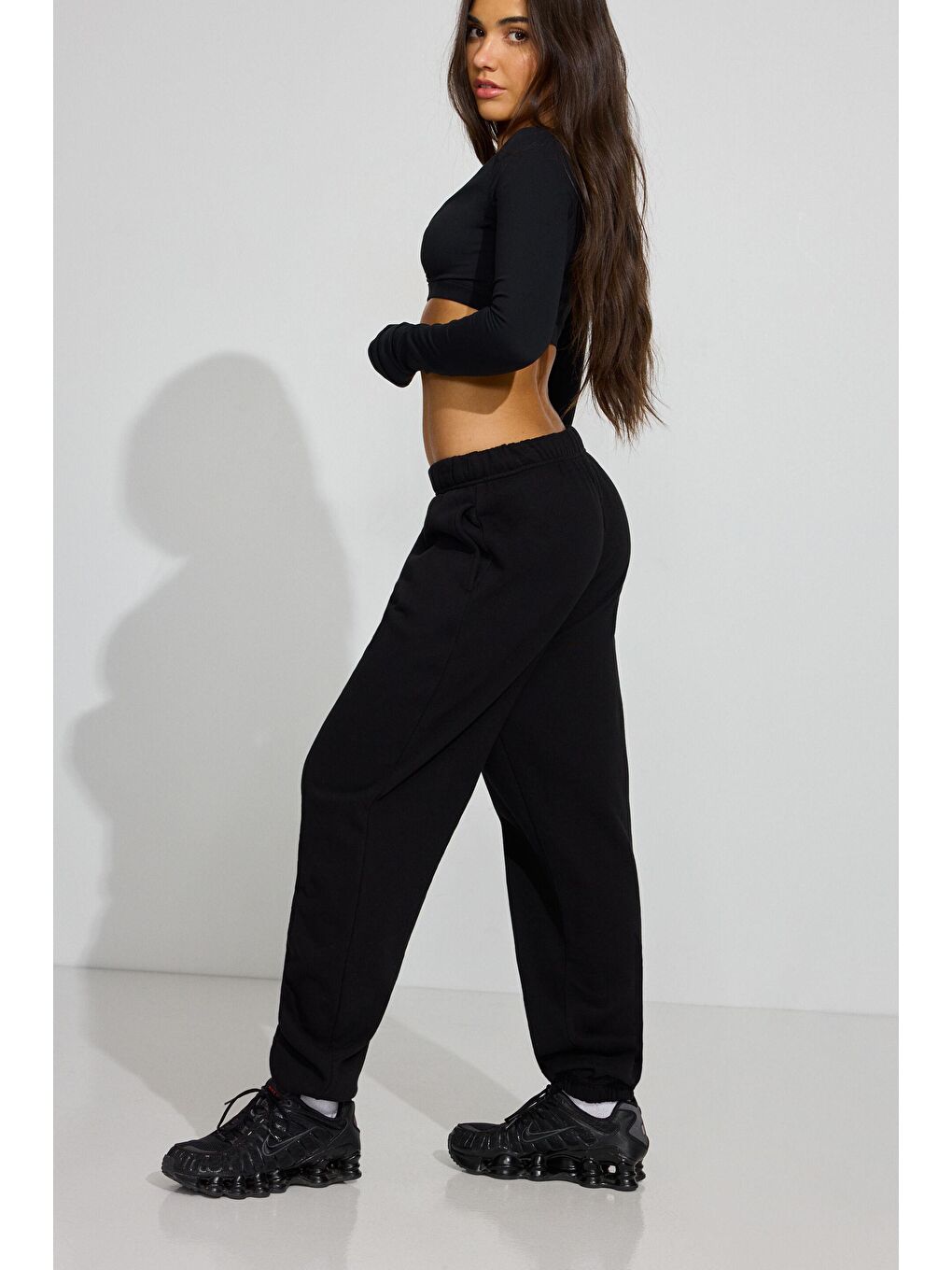 Siyah Paçası Manşetli Cepli Kadın Eşofman Altı Mg2540-2