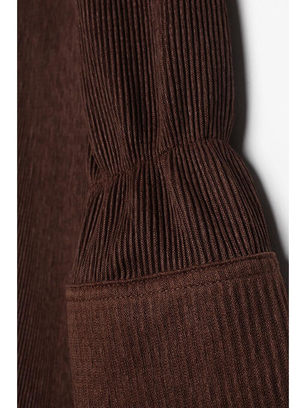 Kahverengi Piliseli Kolları Bağcık Detaylı Gömlek Tunik-5