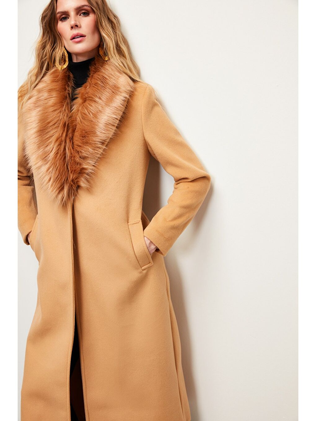 Kahverengi Yaka Kürklü Uzun Kaban - Camel-6