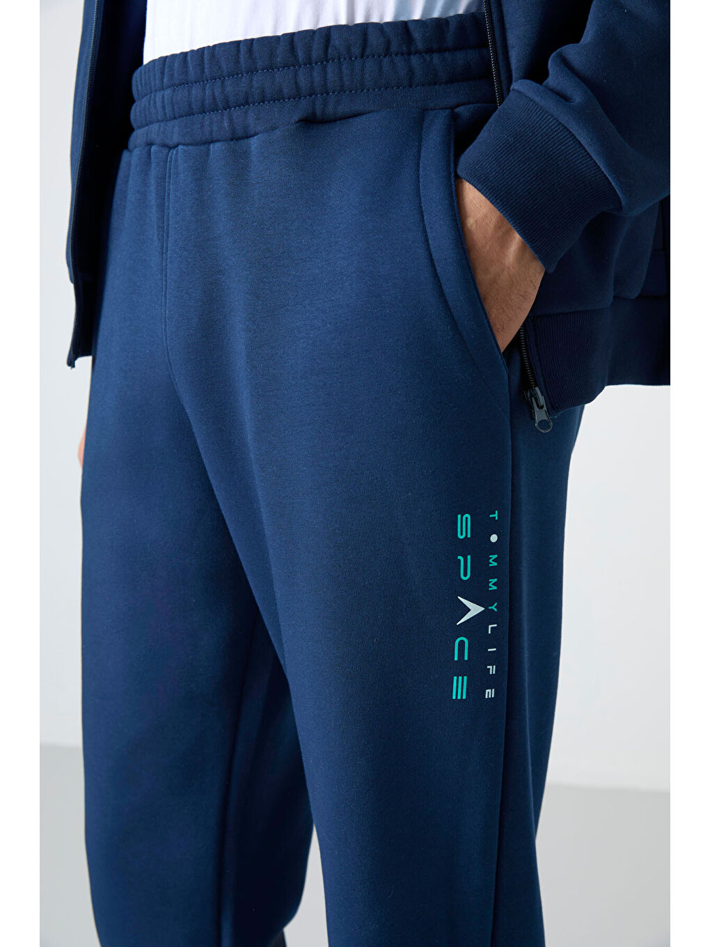 İndigo Dik Yaka  Renk Geçişli Baskı Detaylı Standart Kalıp Erkek Eşofman Takımı  - 85186-4