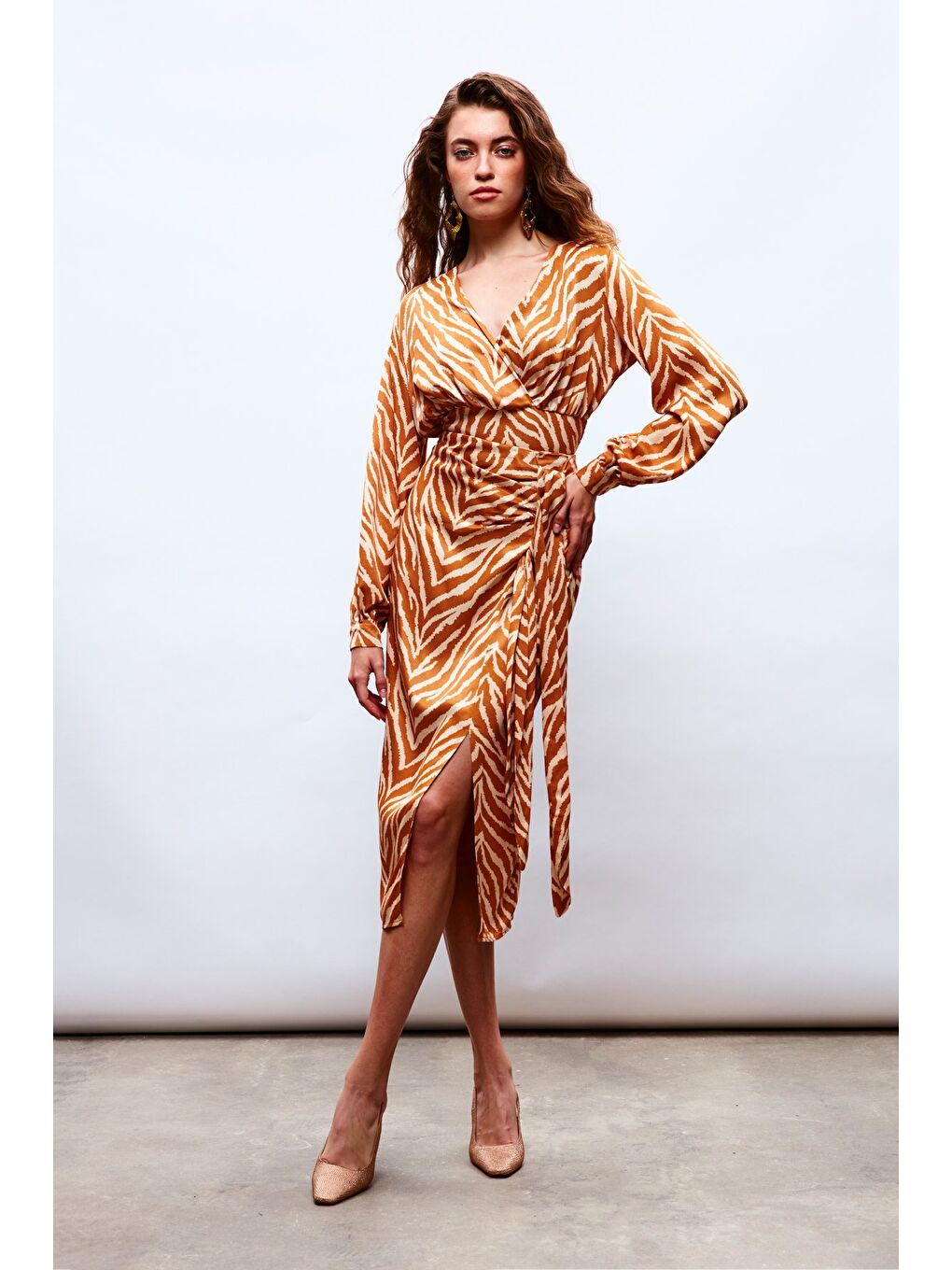 Kahverengi Zebra Desenli Saten Etek - Camel-2