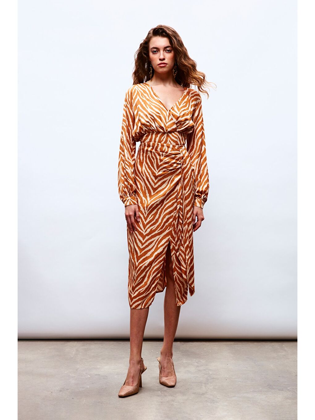 Kahverengi Zebra Desenli Saten Etek - Camel-3