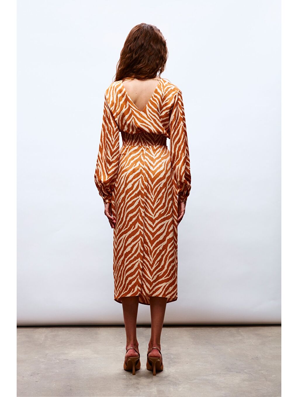 Kahverengi Zebra Desenli Saten Etek - Camel-6