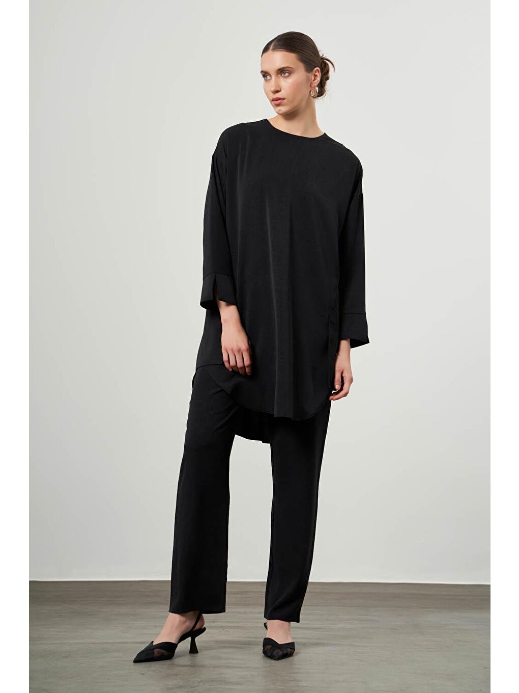 Desen Dokulu Cepli Siyah Tunik