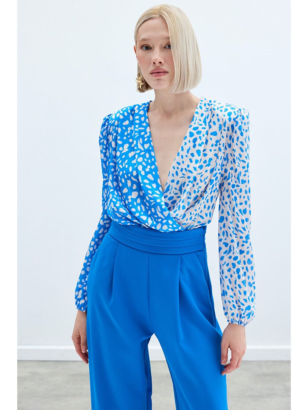 Kruvaze Desenli Bodysuit - Ekru-Lacivert-3