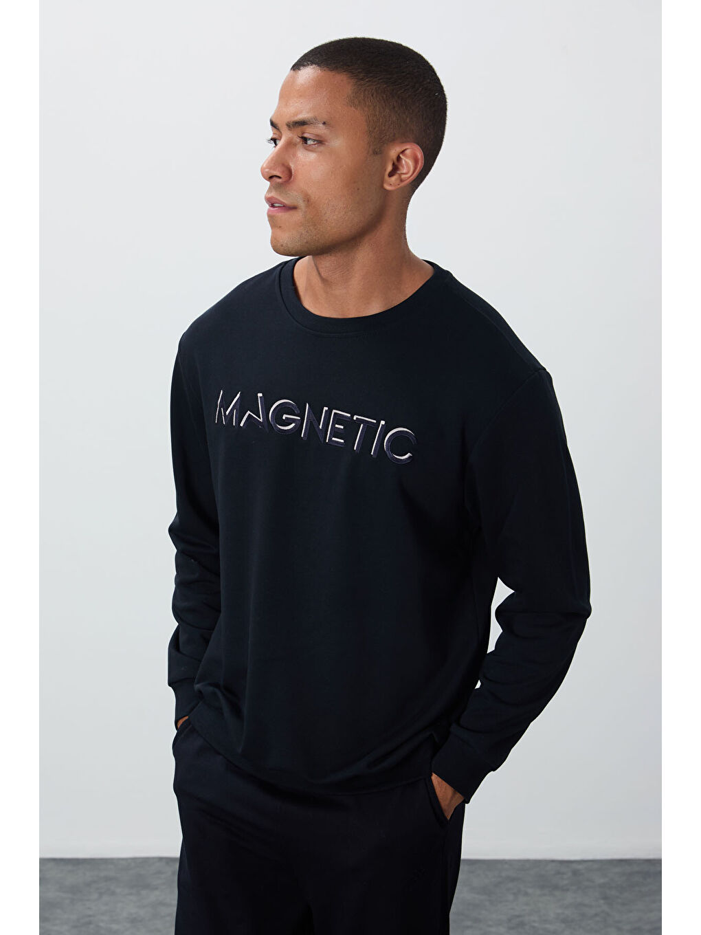 Lacivert Yazı Nakışlı Bisiklet Yaka Rahat Form Erkek Sweatshirt - 88020-3