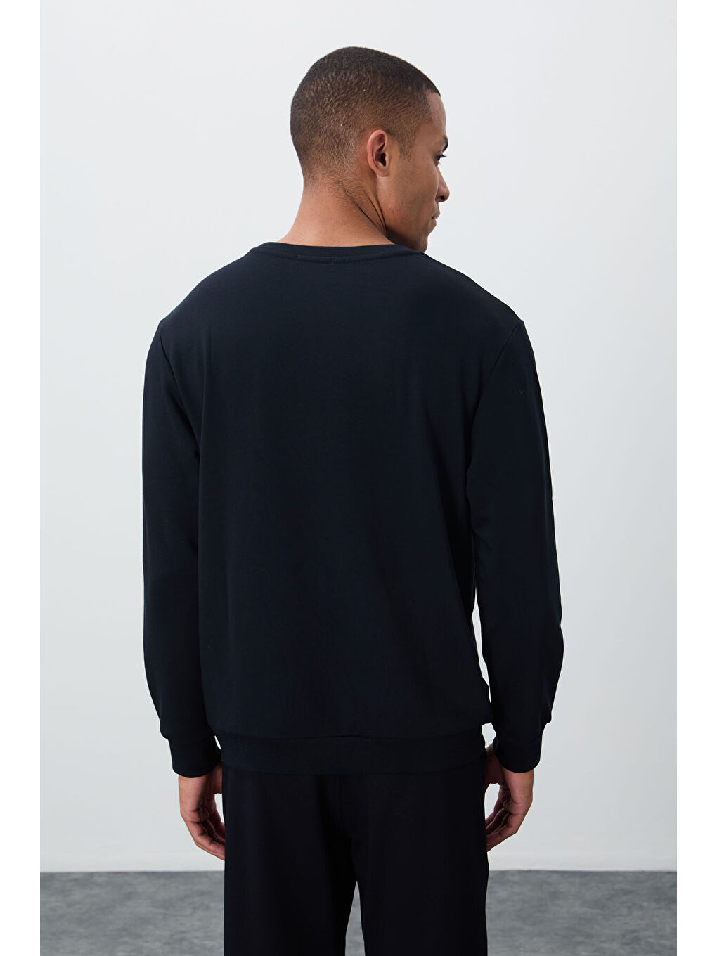 Lacivert Yazı Nakışlı Bisiklet Yaka Rahat Form Erkek Sweatshirt - 88020-4