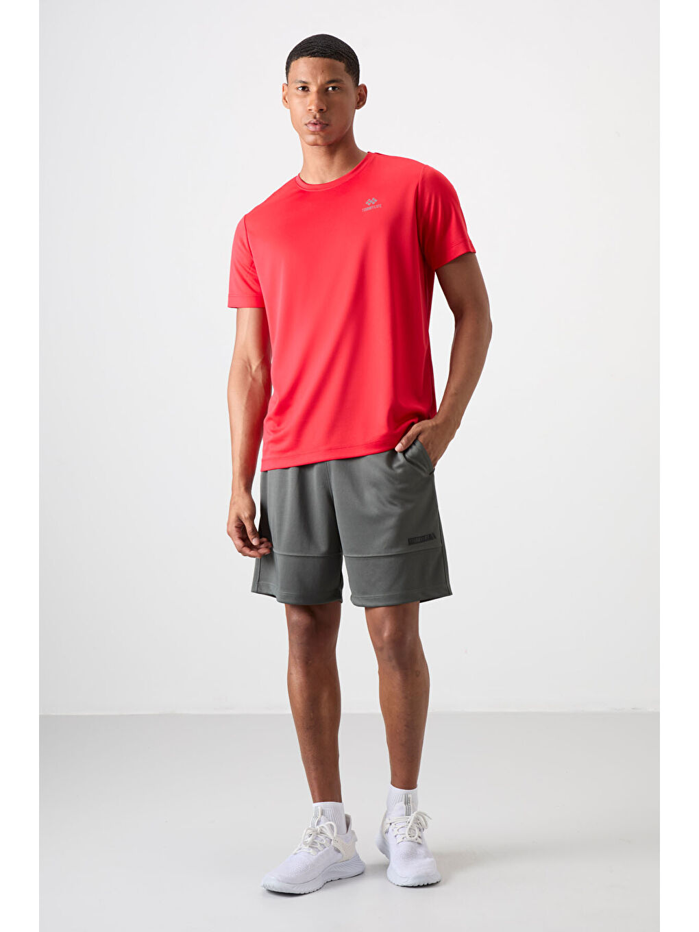Kırmızı O Yaka Standart Kalıp Logo Desenli Aktif Spor Erkek Tişört  - 88255-1