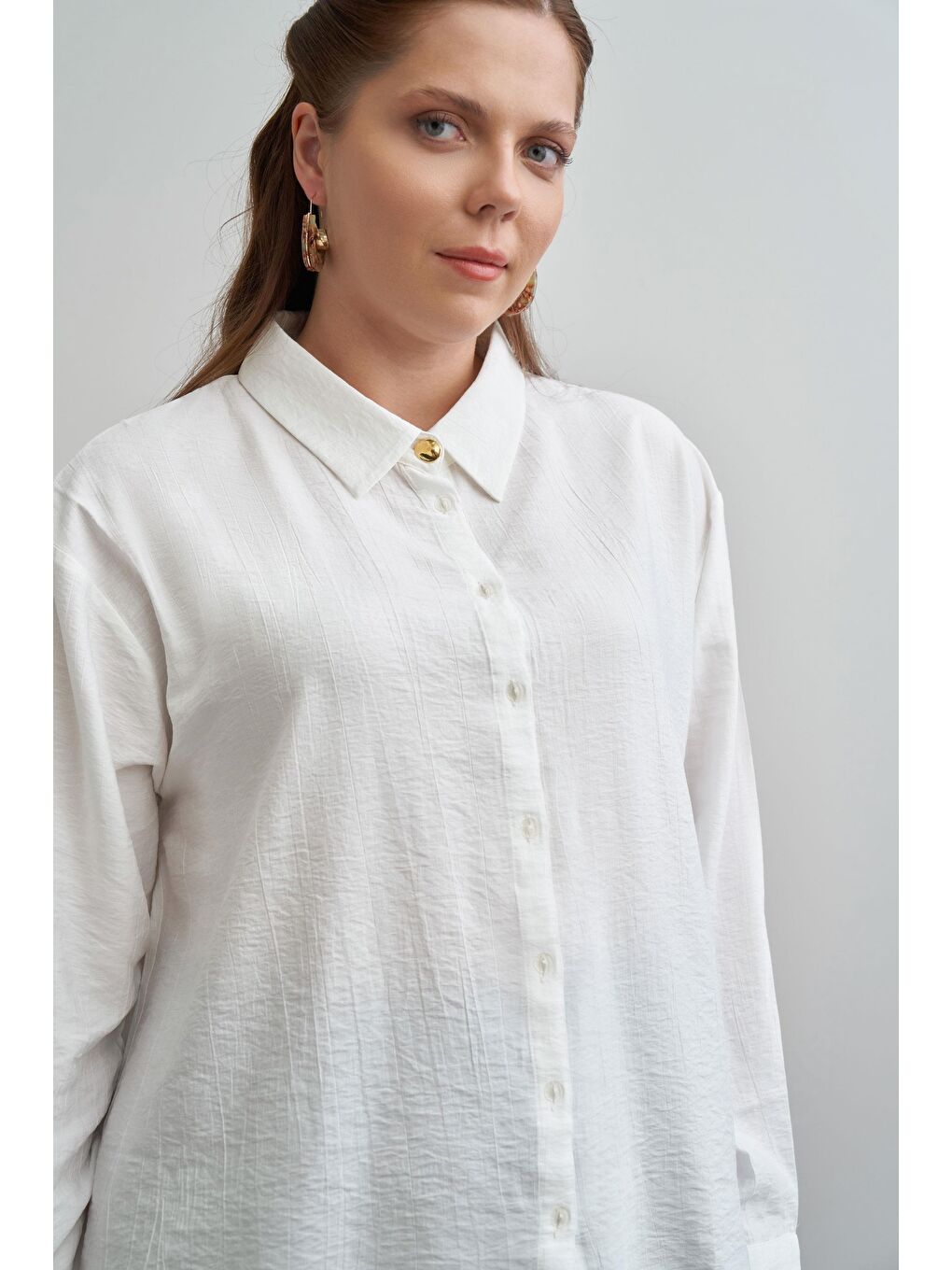 Ekru Köşe Manşet Detaylı Düğmeli Gömlek-3