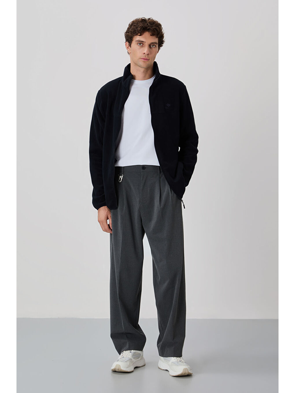 Lacivert Yazı Nakışlı Dik Yaka  Standart Kalıp Erkek Fermuarlı Sweatshirt Polar - 87992-1