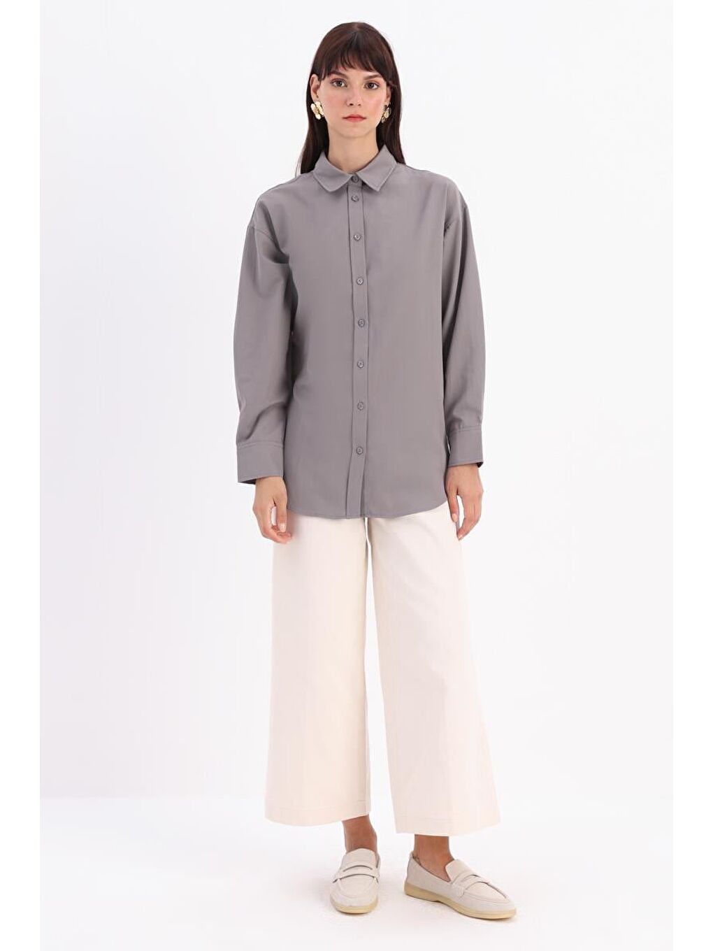 Gri Önden Ve Arkadan Düğmeli Gömlek-1