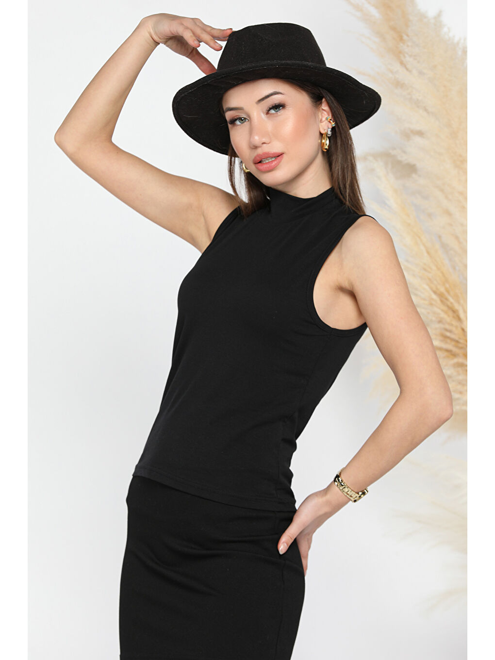 Siyah Balıkçı Yaka Sıfır Kol Body Bluz-2