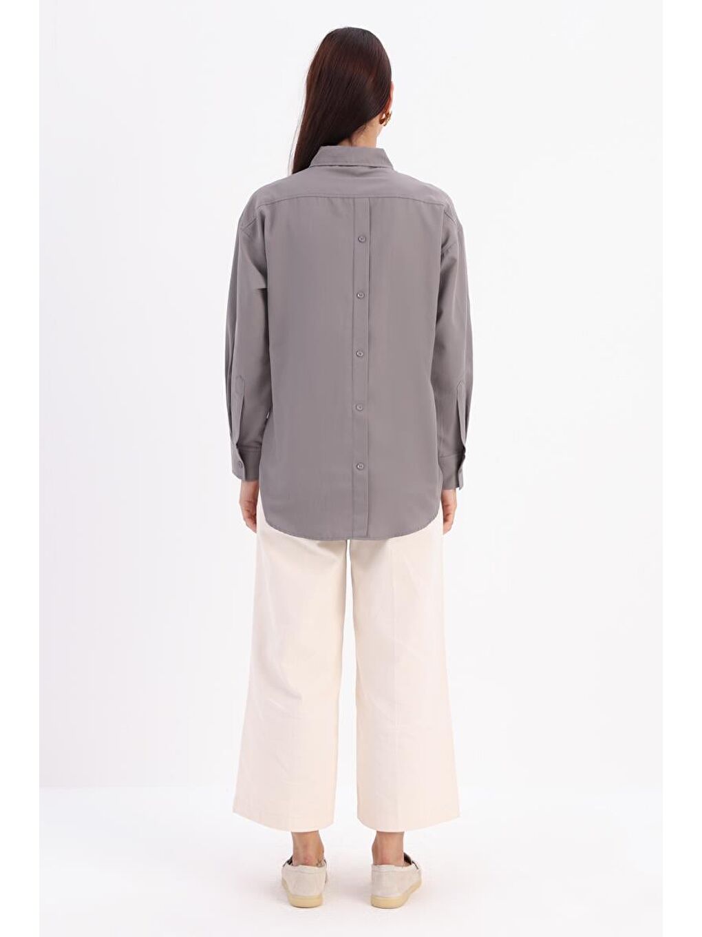 Gri Önden Ve Arkadan Düğmeli Gömlek-3