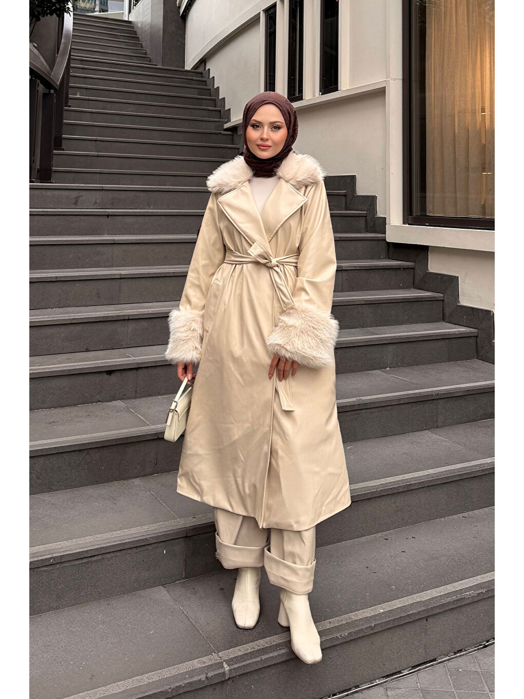 Ekru Kadın Yaka Kürk Detay Deri Trenç Krem