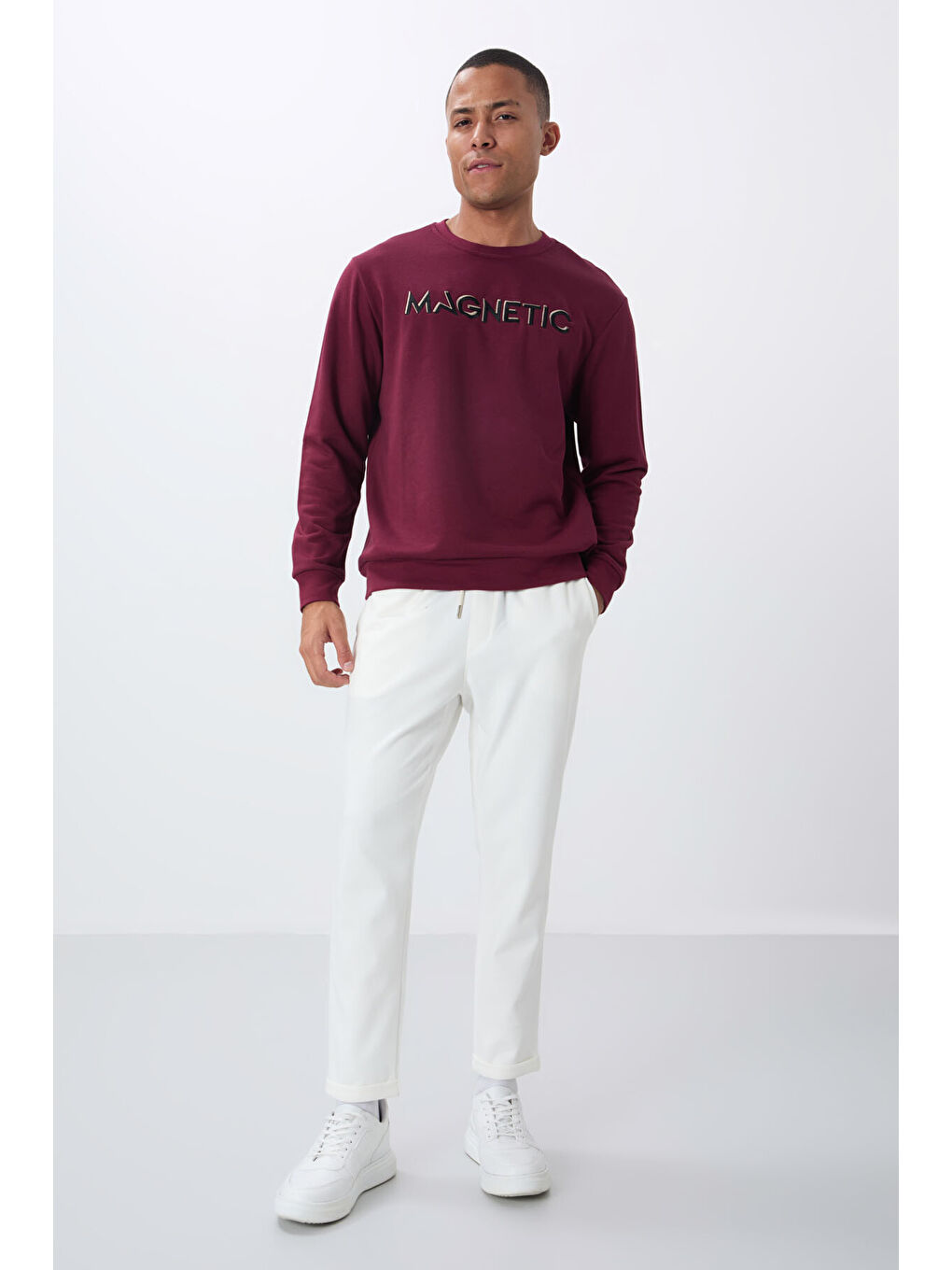 Bordo Erguvan Yazı Nakışlı Bisiklet Yaka Rahat Form Erkek Sweatshirt - 88020-2