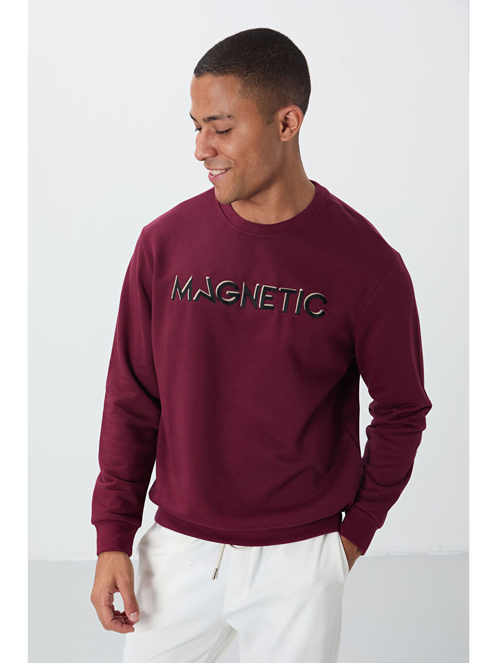 Bordo Erguvan Yazı Nakışlı Bisiklet Yaka Rahat Form Erkek Sweatshirt - 88020-3