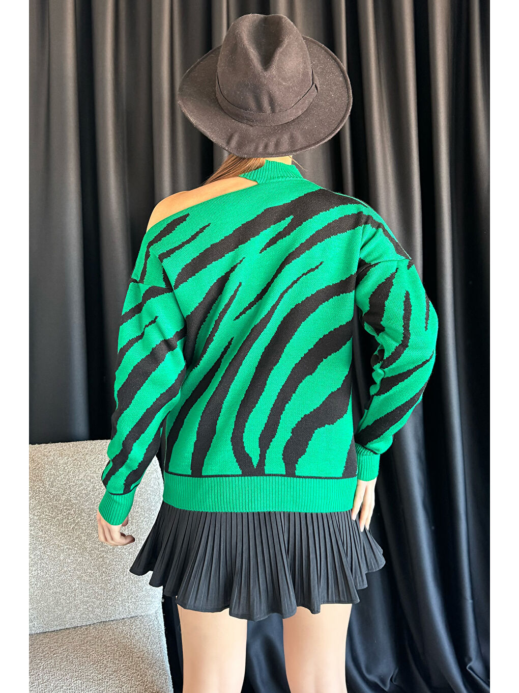 Yeşil Kadın Omuz Dekolteli Zebra Desenli Triko Bluz-7