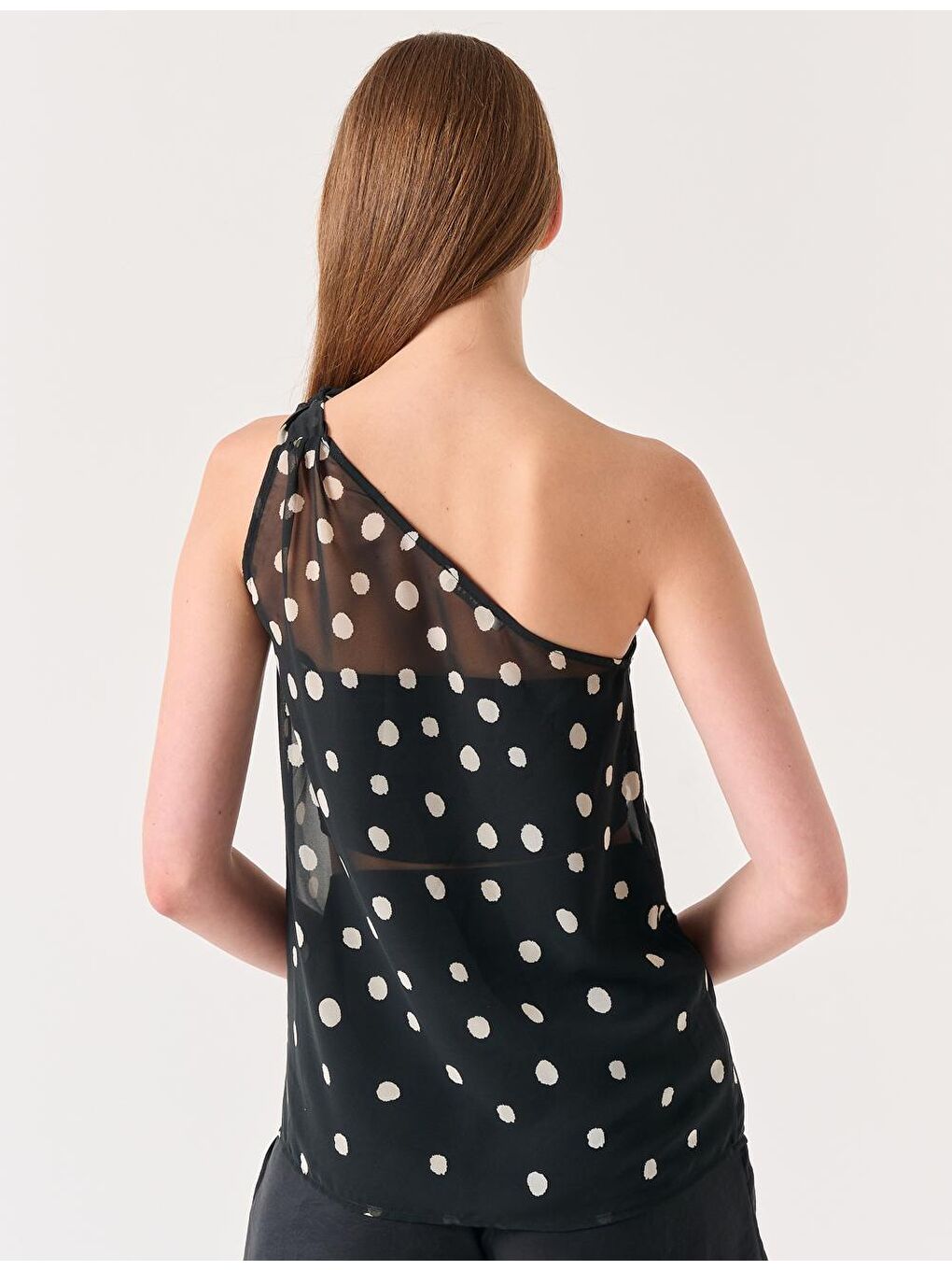 Siyah Puantiyeli Tek Omuz Şifon Bluz-4