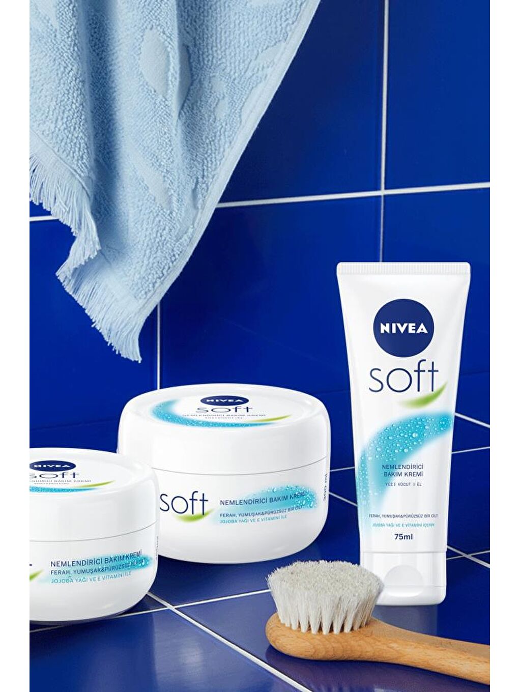 NIVEA Soft Nemlendirici Bakım Kremi 75ml ve Kadın Sprey Deodorant Fresh Natural 150ml, Ter Kokusu Karşıt - 1