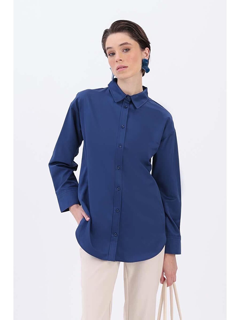 Lacivert Önden Ve Arkadan Düğmeli Gömlek
