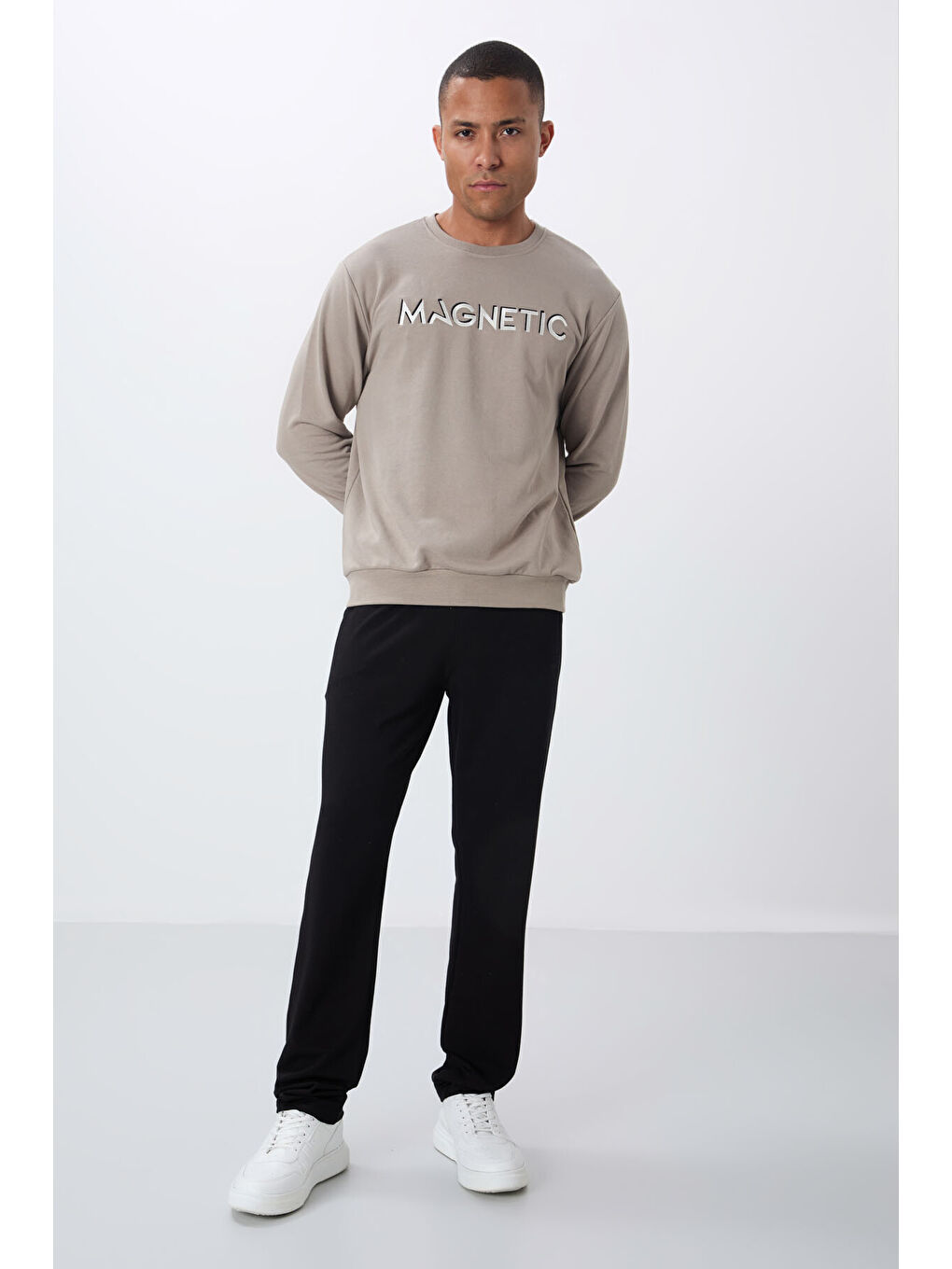 Kahverengi Camel Yazı Nakışlı Bisiklet Yaka Rahat Form Erkek Sweatshirt - 88020-2