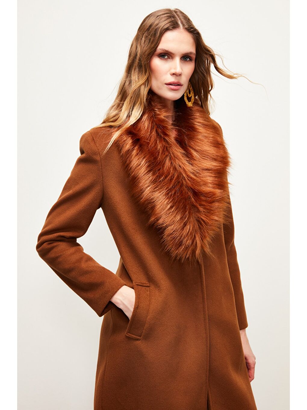 Kahverengi Yaka Kürklü Uzun Kaban - Kahve-5