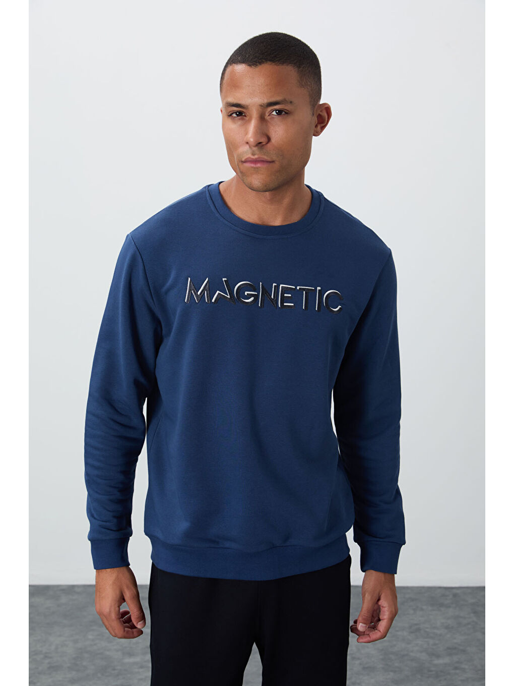 İndigo Yazı Nakışlı Bisiklet Yaka Rahat Form Erkek Sweatshirt - 88020-3