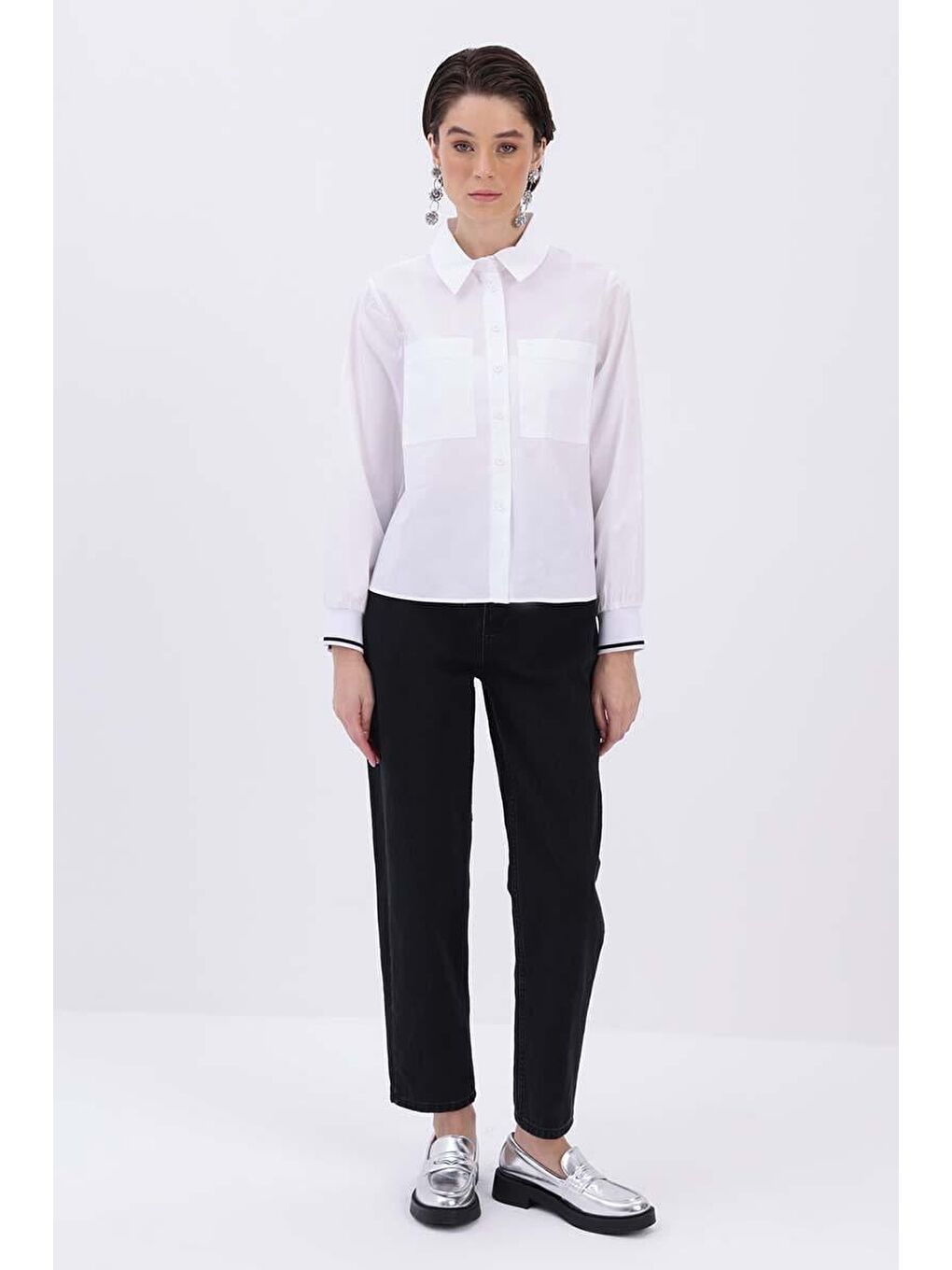 Beyaz Pamuklu Manşeti Ribanalı Cepli Gömlek-1