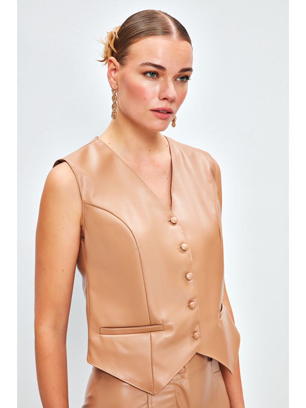 Düğme Detaylı Deri Yelek - Bej-1