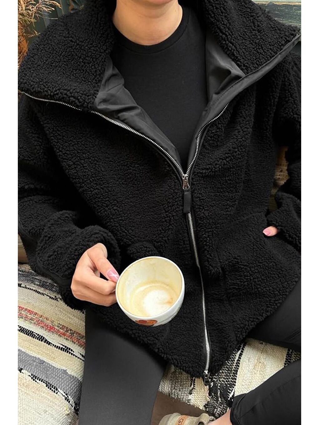 Siyah Dik Yakalı Cepli Pelüş Mont Mg1966-2