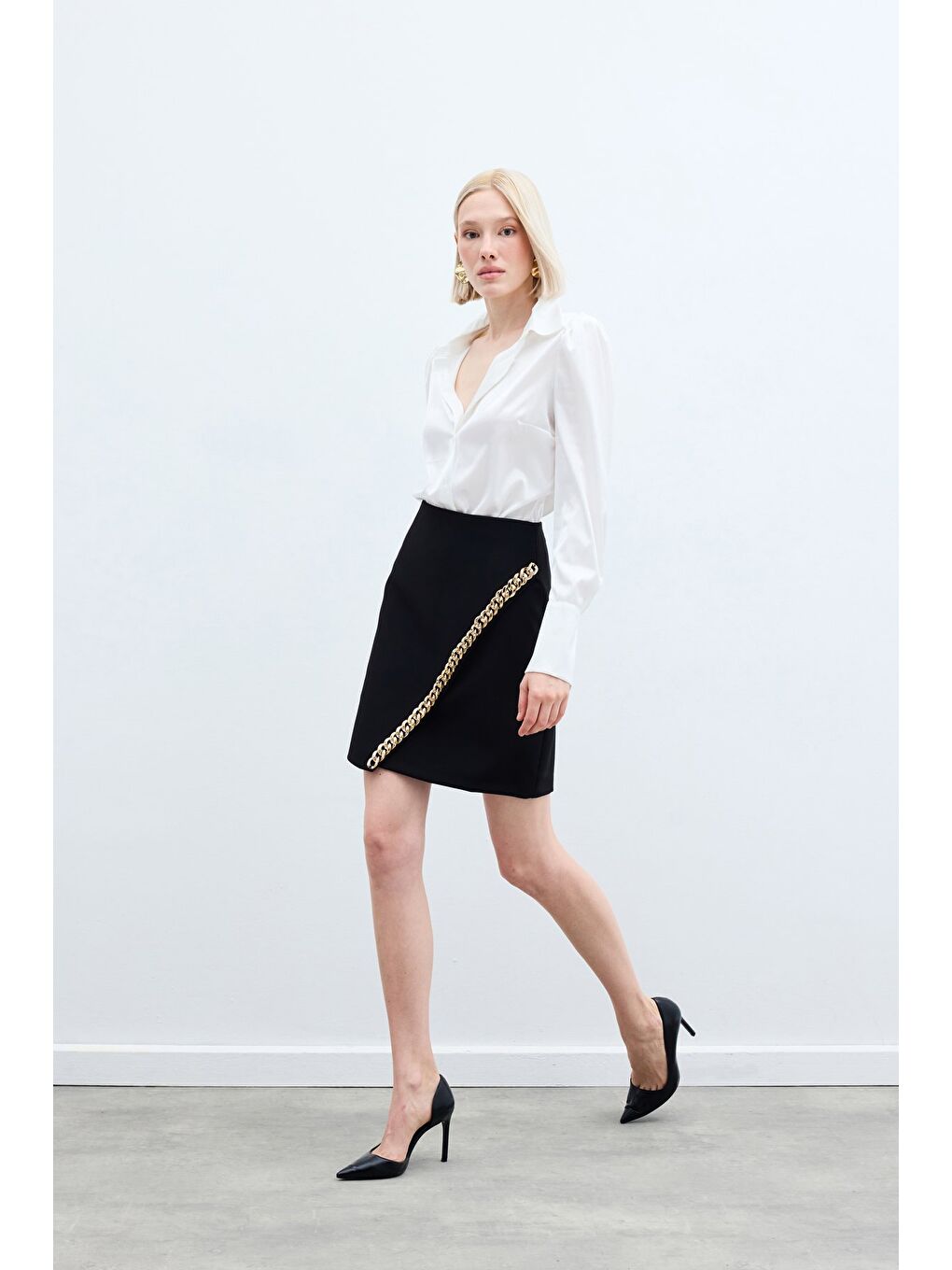 Zincir Aksesuarlı Mini Etek - Siyah