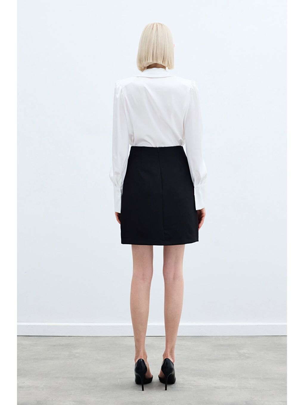 Zincir Aksesuarlı Mini Etek - Siyah-6