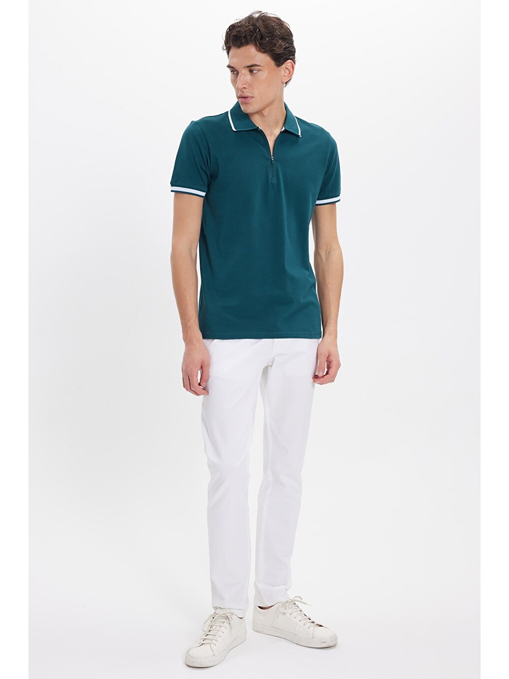 Erkek Slim Fit Dar Kesim %100 Pamuk Jakarlı Düz Yaka Ve Kol Detaylı Yeşil Polo Yaka Tişört-1