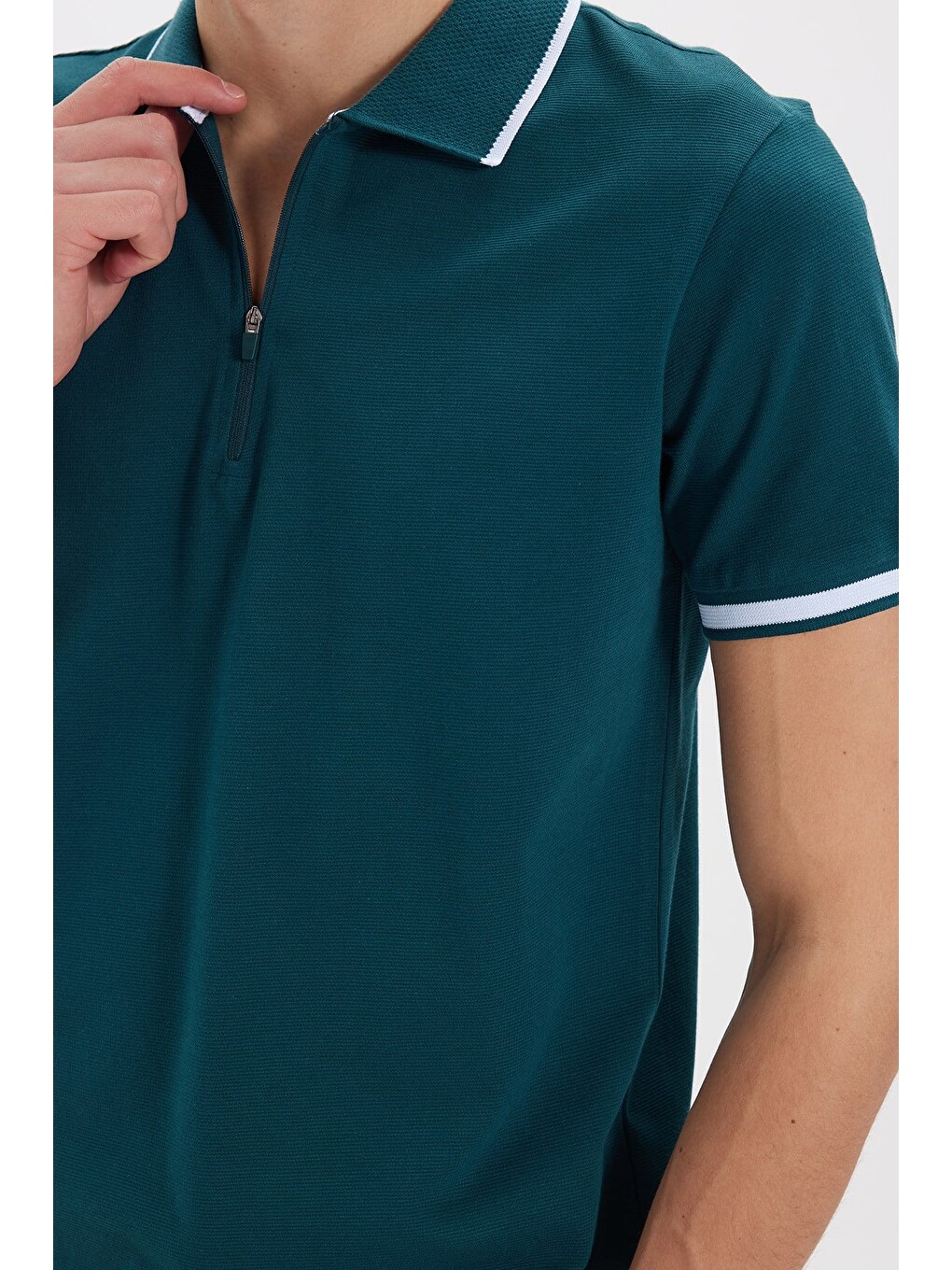 Erkek Slim Fit Dar Kesim %100 Pamuk Jakarlı Düz Yaka Ve Kol Detaylı Yeşil Polo Yaka Tişört-4