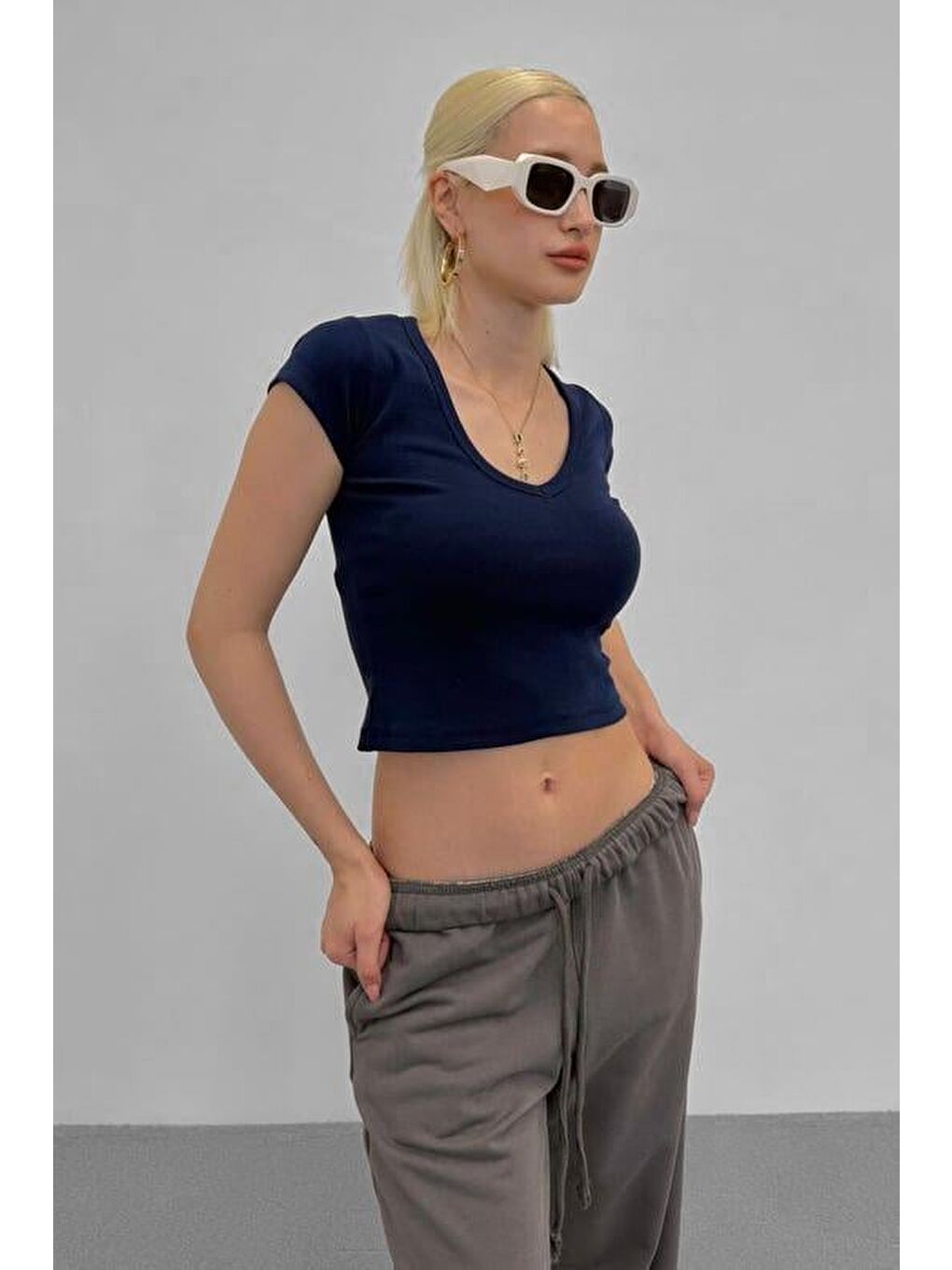 Lacivert V Yaka Basic Kadın Tişört Mg2450