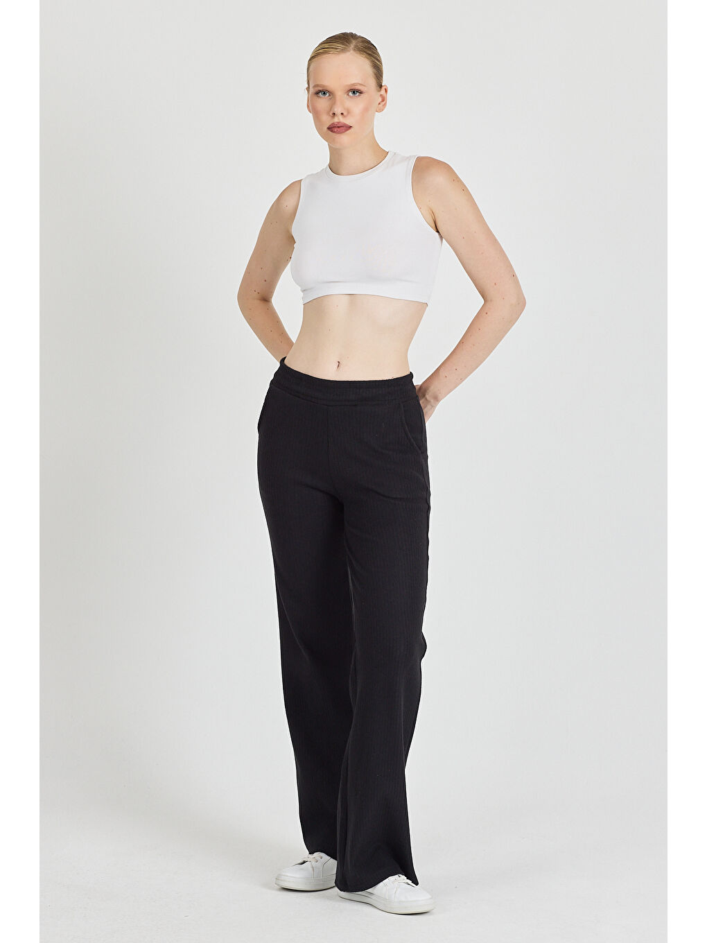 Kadın Siyah Yüksek Bel Bol Paça Kaşkorse Fitilli Cepli Pantolon Eşofman Altı-2