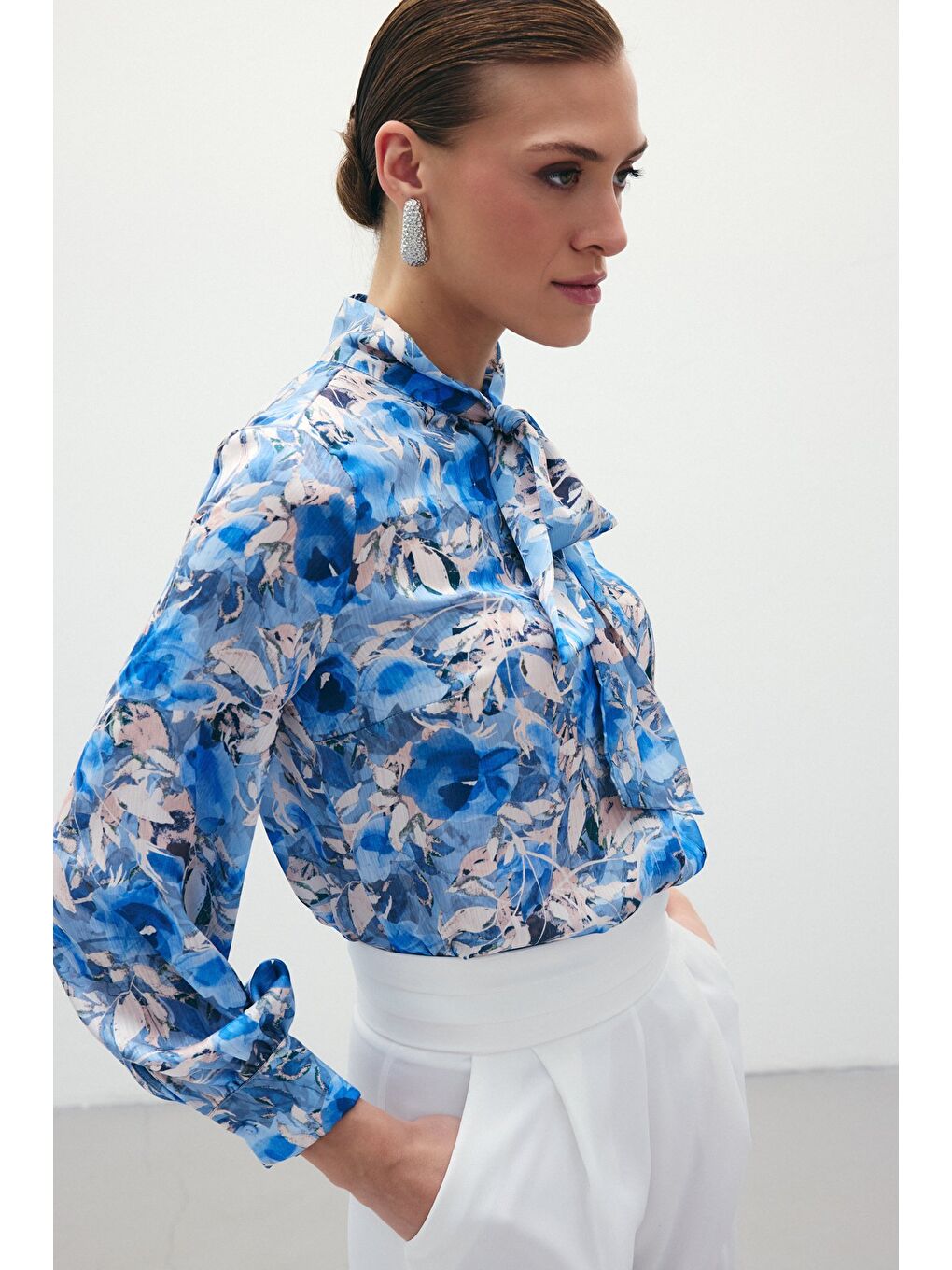 Desenli Fular Yaka Gömlek - Mavi-4